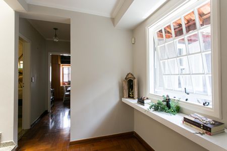 Casa à venda com 260m², 5 quartos e 2 vagasCorredor