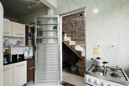 Casa à venda com 120m², 3 quartos e 2 vagasKitnet