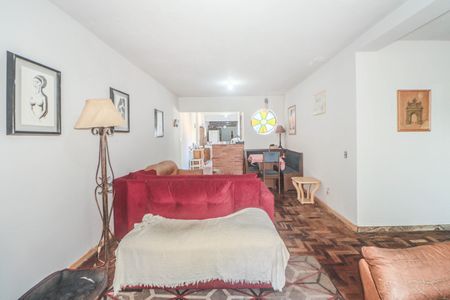 Casa à venda com 428m², 4 quartos e 2 vagasSala