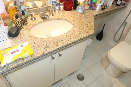 Apartamento à venda com 85m², 3 quartos e 2 vagasBanheiro 1