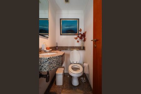 Apartamento à venda com 141m², 4 quartos e 2 vagasLavabo