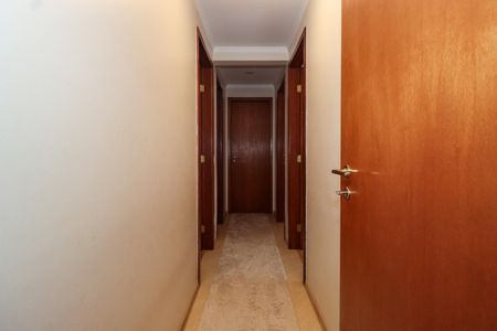 Apartamento à venda com 141m², 4 quartos e 2 vagasCorredor