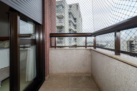 Apartamento à venda com 141m², 4 quartos e 2 vagasSuíte 1