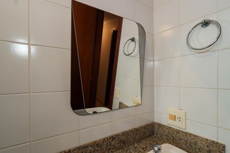 Apartamento à venda com 141m², 4 quartos e 2 vagasBanheiro