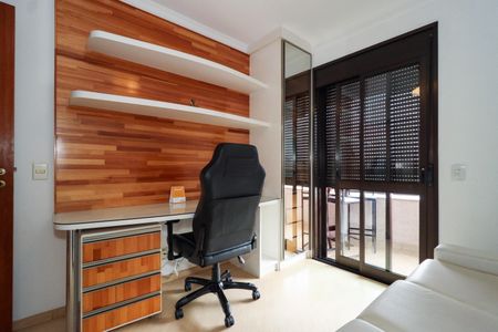 Apartamento à venda com 141m², 4 quartos e 2 vagasQuarto 4