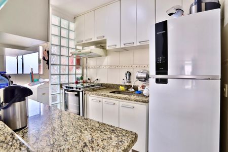 Apartamento à venda com 64m², 3 quartos e 2 vagasCozinha