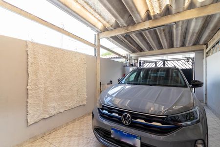 Casa à venda com 120m², 2 quartos e 2 vagas Casa à venda com 120m², 2 quartos e 2 vagasGaragem