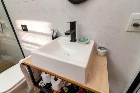 Casa à venda com 120m², 2 quartos e 2 vagas Casa à venda com 120m², 2 quartos e 2 vagasBanheiro 1