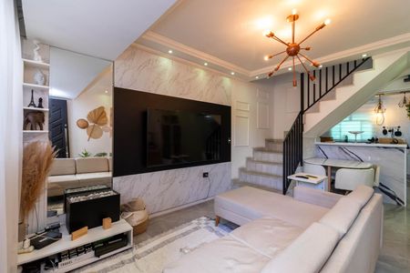 Casa à venda com 120m², 2 quartos e 2 vagas Casa à venda com 120m², 2 quartos e 2 vagasSala