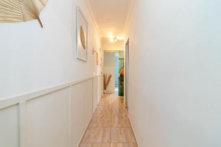 Casa à venda com 120m², 2 quartos e 2 vagas Casa à venda com 120m², 2 quartos e 2 vagasCorredor dos Quartos