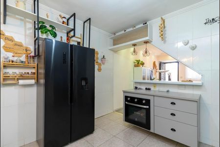 Casa à venda com 120m², 2 quartos e 2 vagas Casa à venda com 120m², 2 quartos e 2 vagasCozinha