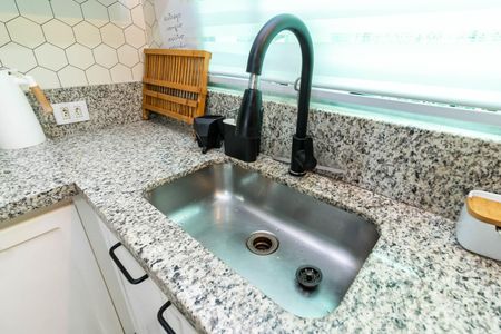 Casa à venda com 120m², 2 quartos e 2 vagas Casa à venda com 120m², 2 quartos e 2 vagasCozinha