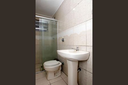 Banheiro de apartamento à venda com 2 quartos, 55m² em Petrópolis, Porto Alegre