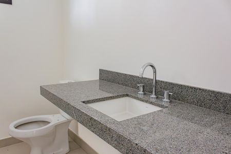 Apartamento à venda com 184m², 3 quartos e 3 vagasBanheiro da Suíte 1