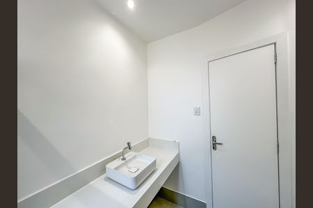Apartamento à venda com 110m², 3 quartos e sem vaga Apartamento à venda com 110m², 3 quartos e sem vagaBanheiro