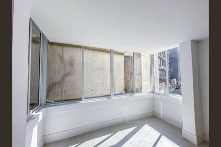 Apartamento à venda com 110m², 3 quartos e sem vaga Apartamento à venda com 110m², 3 quartos e sem vagaSala varanda
