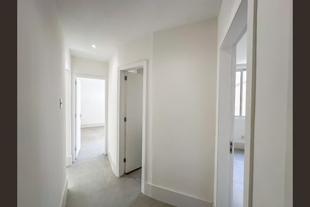 Apartamento à venda com 110m², 3 quartos e sem vaga Apartamento à venda com 110m², 3 quartos e sem vagaCorredor