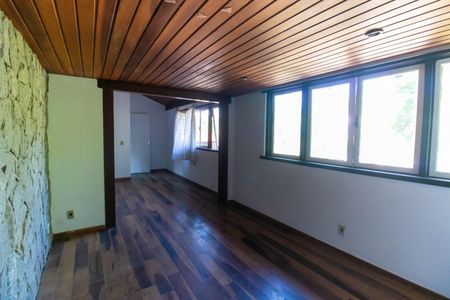 Casa à venda com 363m², 3 quartos e 2 vagasSuíte 2