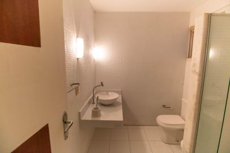Casa à venda com 363m², 3 quartos e 2 vagasBanheiro Social