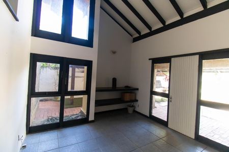 Casa à venda com 363m², 3 quartos e 2 vagasSala