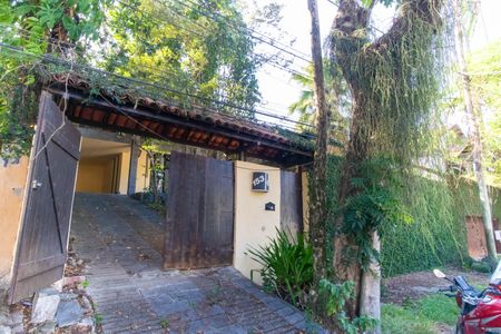 Casa à venda com 363m², 3 quartos e 2 vagasFachada