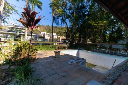 Casa à venda com 363m², 3 quartos e 2 vagasÁrea externa