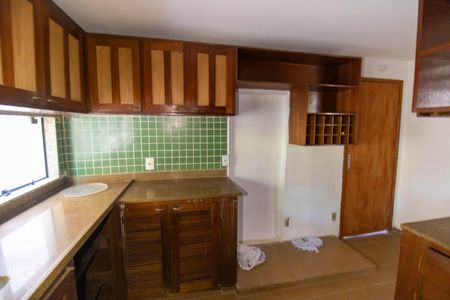 Casa à venda com 363m², 3 quartos e 2 vagasCozinha