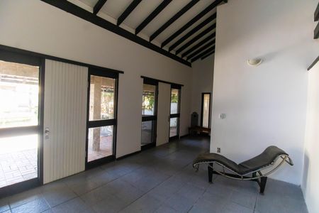 Casa à venda com 363m², 3 quartos e 2 vagasSala