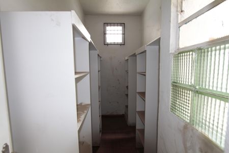 Casa à venda com 338m², 3 quartos e 4 vagasCloset da suíte