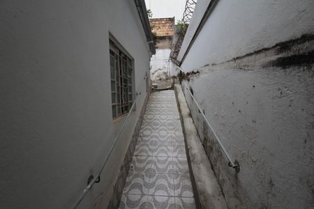 Casa à venda com 338m², 3 quartos e 4 vagascorredor parte de trás