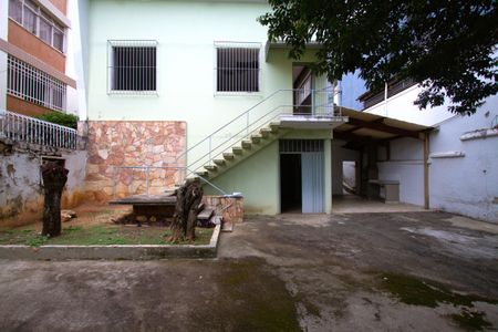 Casa à venda com 338m², 3 quartos e 4 vagas Casa à venda com 338m², 3 quartos e 4 vagasÁrea externa