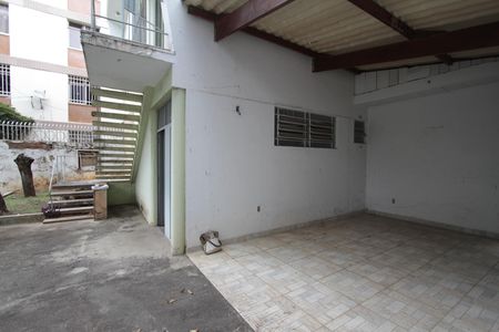 Casa à venda com 338m², 3 quartos e 4 vagasArea churrasqueira