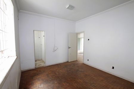 Casa à venda com 338m², 3 quartos e 4 vagas Suíte