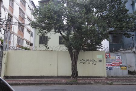 Casa à venda com 338m², 3 quartos e 4 vagasFachada 