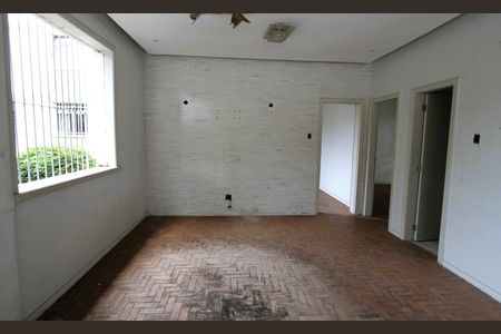 Casa à venda com 338m², 3 quartos e 4 vagasSala