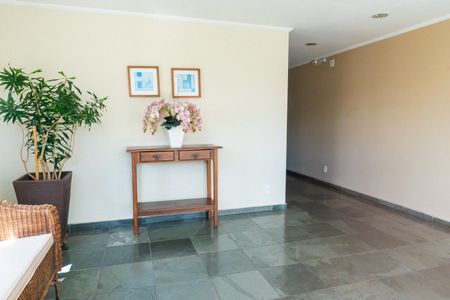 Apartamento à venda com 62m², 2 quartos e 1 vaga Apartamento à venda com 62m², 2 quartos e 1 vagaHall social