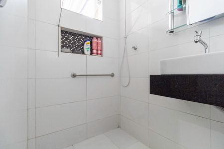 Casa à venda com 360m², 4 quartos e 4 vagas Casa à venda com 360m², 4 quartos e 4 vagasBanheiro da suíte