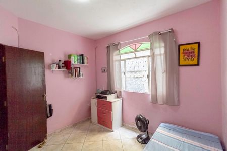 Casa à venda com 360m², 4 quartos e 4 vagas Casa à venda com 360m², 4 quartos e 4 vagasQuarto 2