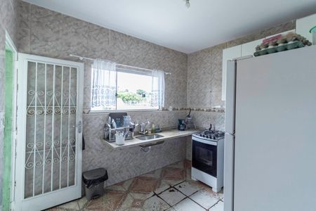 Casa à venda com 360m², 4 quartos e 4 vagas Casa à venda com 360m², 4 quartos e 4 vagasCozinha