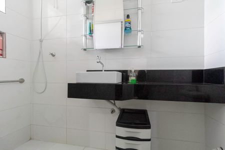 Casa à venda com 360m², 4 quartos e 4 vagas Casa à venda com 360m², 4 quartos e 4 vagasBanheiro da suíte