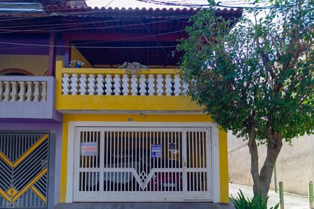 Casa à venda com 184m², 3 quartos e 2 vagas Casa à venda com 184m², 3 quartos e 2 vagasFachada