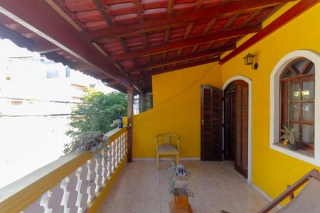 Casa à venda com 184m², 3 quartos e 2 vagas Casa à venda com 184m², 3 quartos e 2 vagasSacada