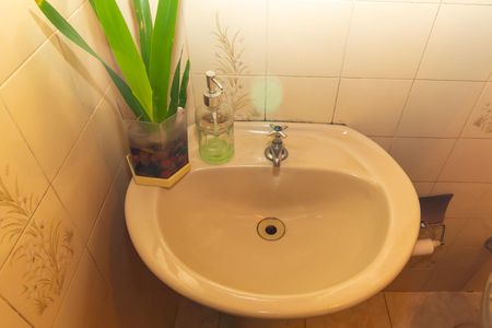 Casa à venda com 184m², 3 quartos e 2 vagas Casa à venda com 184m², 3 quartos e 2 vagasBanheiro 2