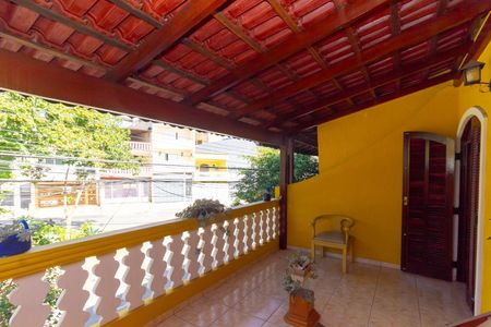 Casa à venda com 184m², 3 quartos e 2 vagas Casa à venda com 184m², 3 quartos e 2 vagasSacada