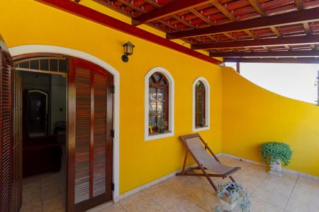 Casa à venda com 184m², 3 quartos e 2 vagas Casa à venda com 184m², 3 quartos e 2 vagasSacada