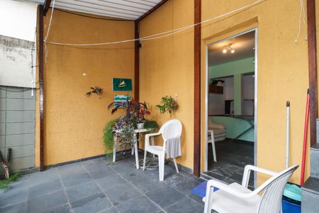 Casa para alugar com 120m², 2 quartos e 1 vagaÁrea externa