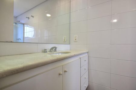 Apartamento para alugar com 636m², 4 quartos e 3 vagasBanheiro da Suíte 3