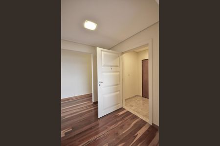 Apartamento para alugar com 636m², 4 quartos e 3 vagasCorredor