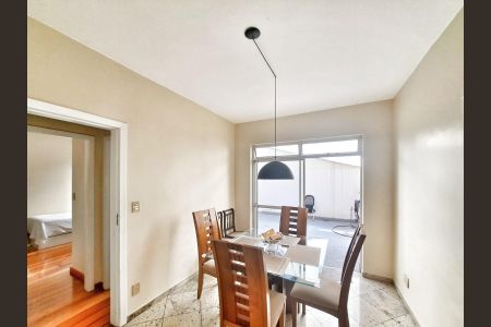 Apartamento à venda com 134m², 3 quartos e 2 vagas Apartamento à venda com 134m², 3 quartos e 2 vagasSala de Jantar