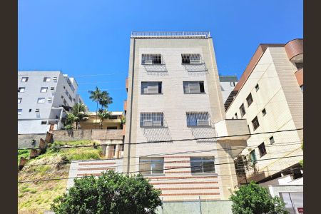 Apartamento à venda com 134m², 3 quartos e 2 vagas Apartamento à venda com 134m², 3 quartos e 2 vagasFachada